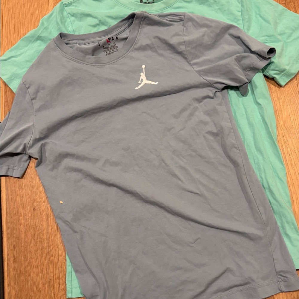 Kids Jordan Gray and Green T-Shirts. Size XL (13/14)